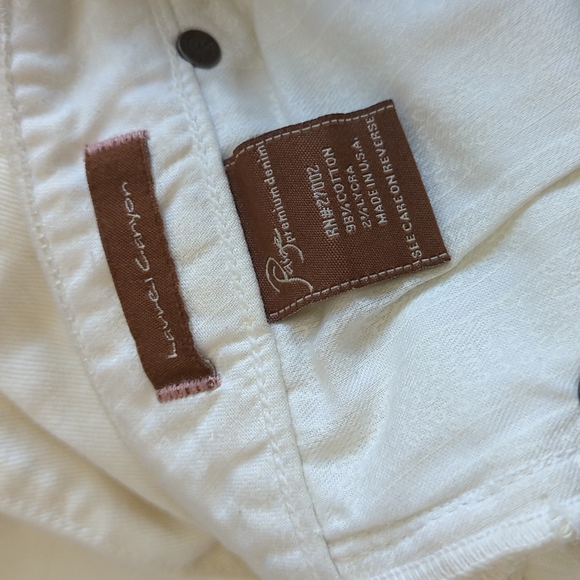 Paige Laurel Canyon Low Rise flare ivory Jeans - Picture 4 of 8